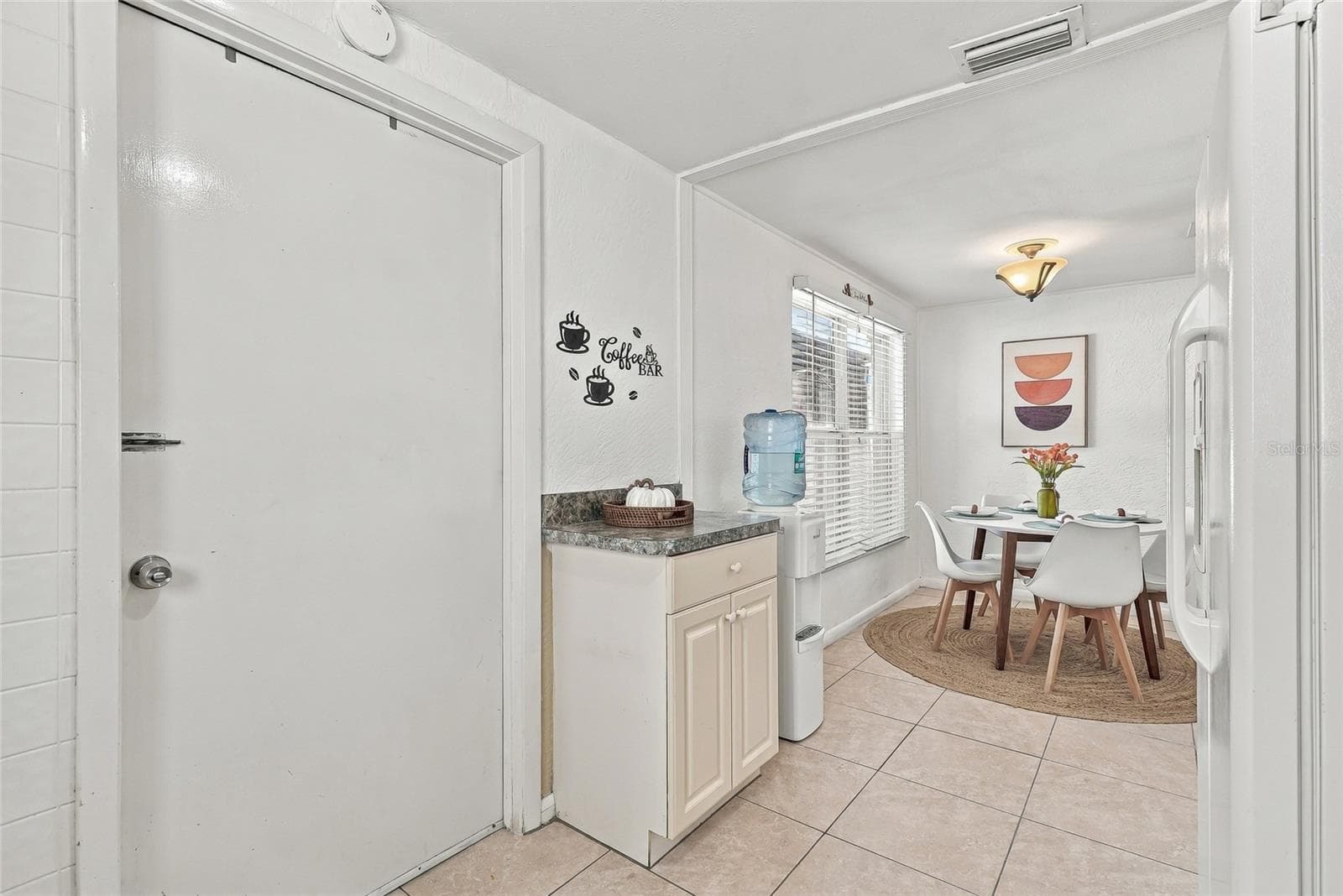 Entry to laundry room - 9608 ELGIN CT, TAMPA
