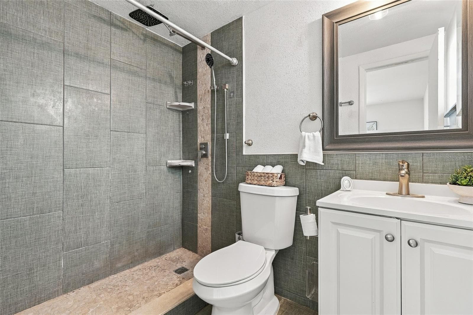 Single Family Residence at 9608 ELGIN CT, TAMPA, photo 16 of 34