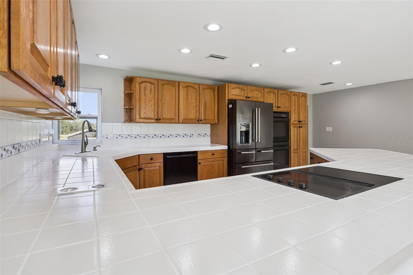 Tons of cabinet space. - 16131 JOHNS LAKE RD, CLERMONT