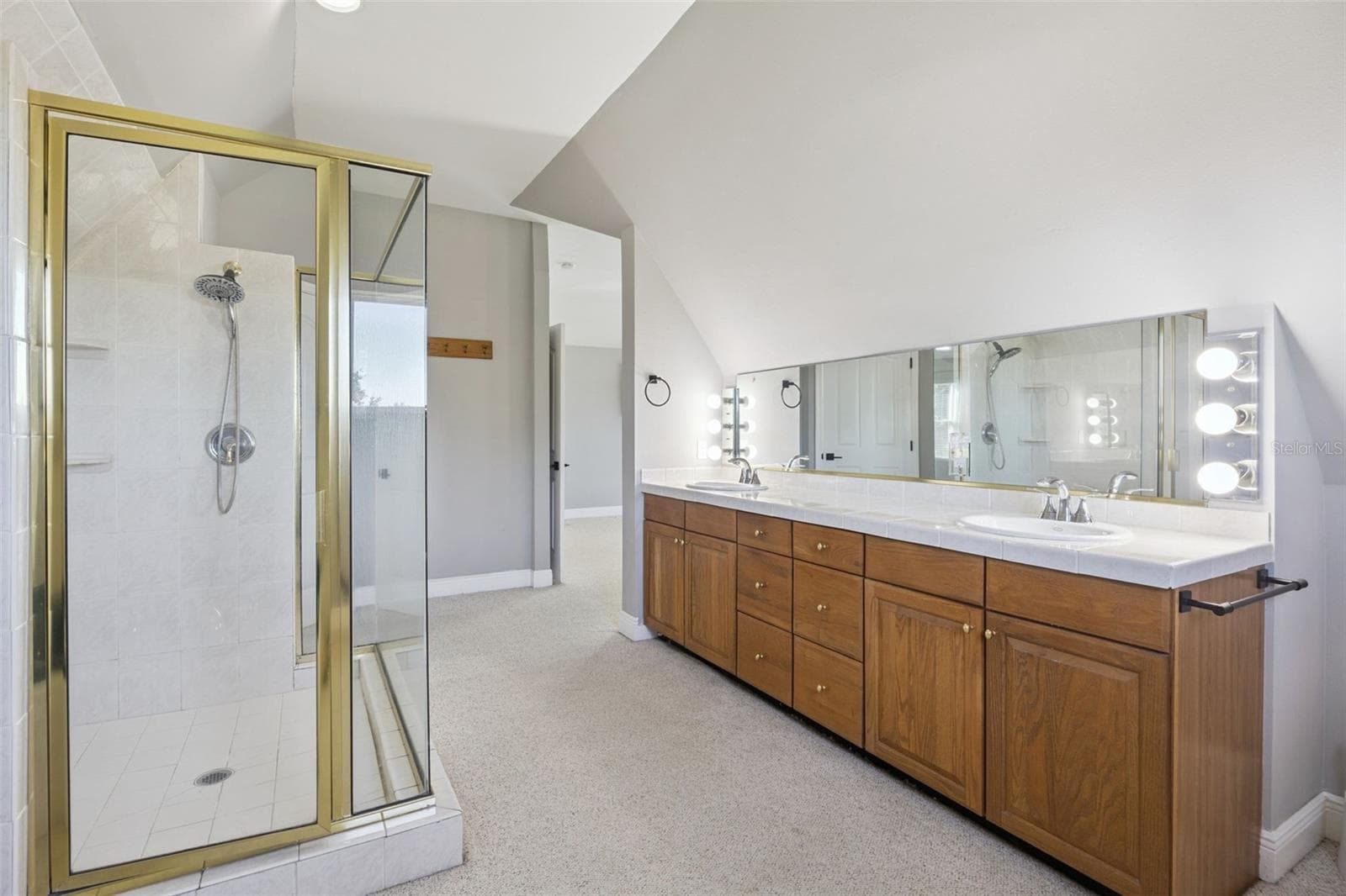 Master bath - 16131 JOHNS LAKE RD, CLERMONT