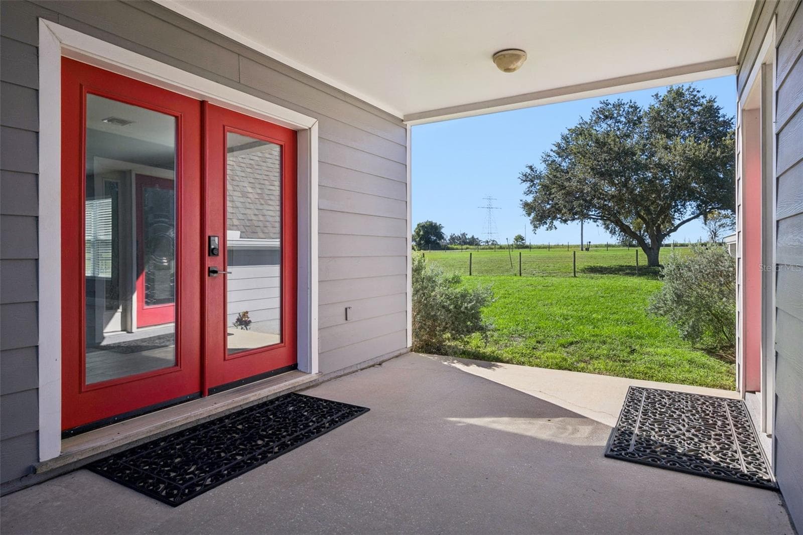Entrance into 768 sq ft separate suite - 16131 JOHNS LAKE RD, CLERMONT