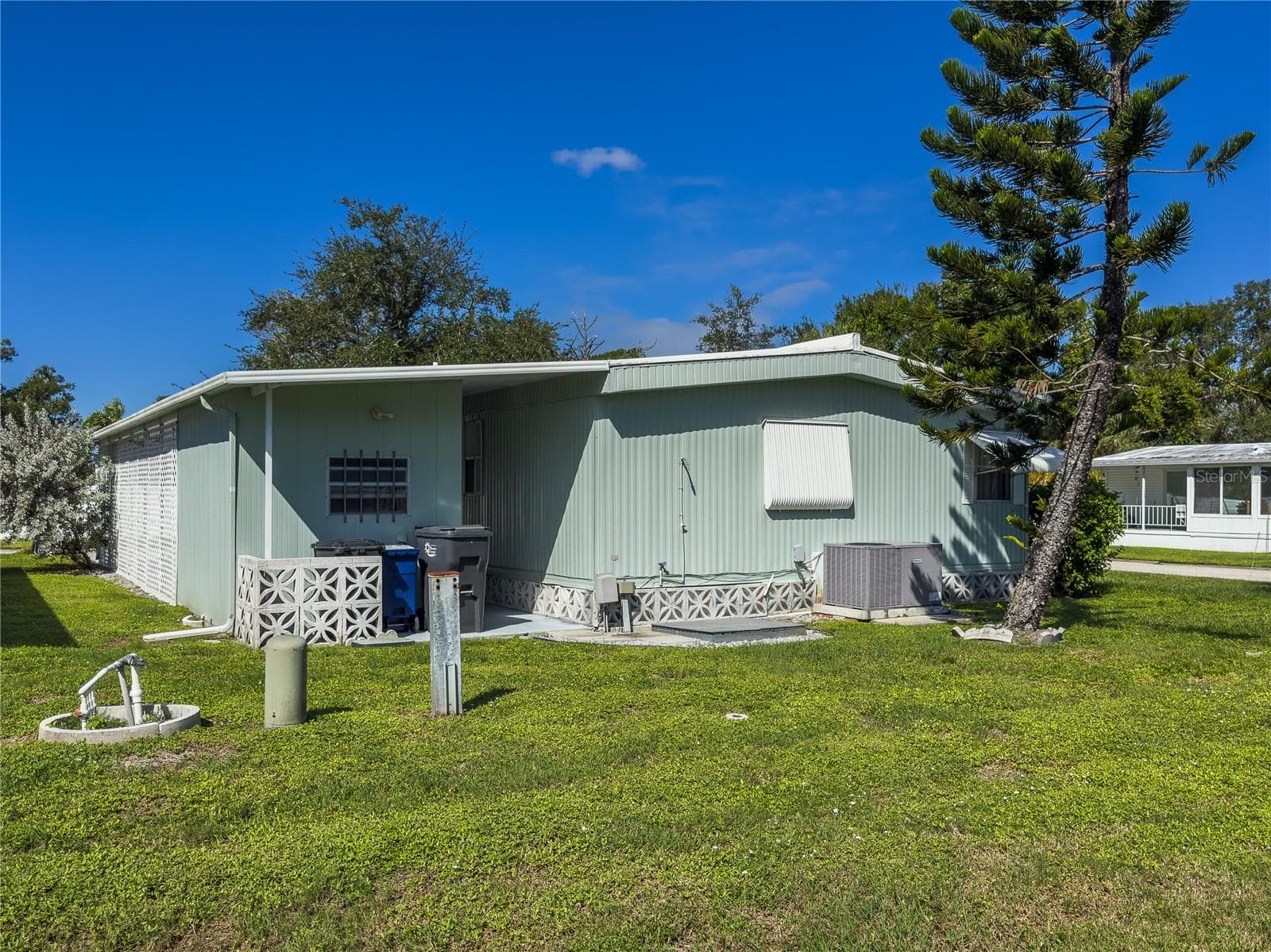 Back Yard - 808 53RD AVE E #223, BRADENTON