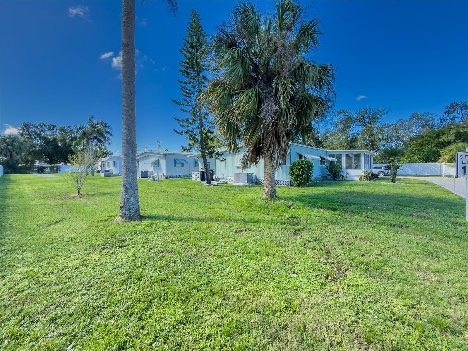 View of Back Yard - 808 53RD AVE E #223, BRADENTON