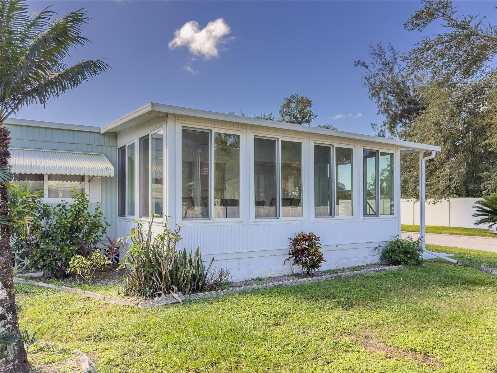 Florida Room - 808 53RD AVE E #223, BRADENTON