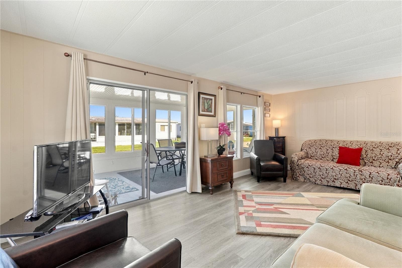Living Room - 808 53RD AVE E #223, BRADENTON
