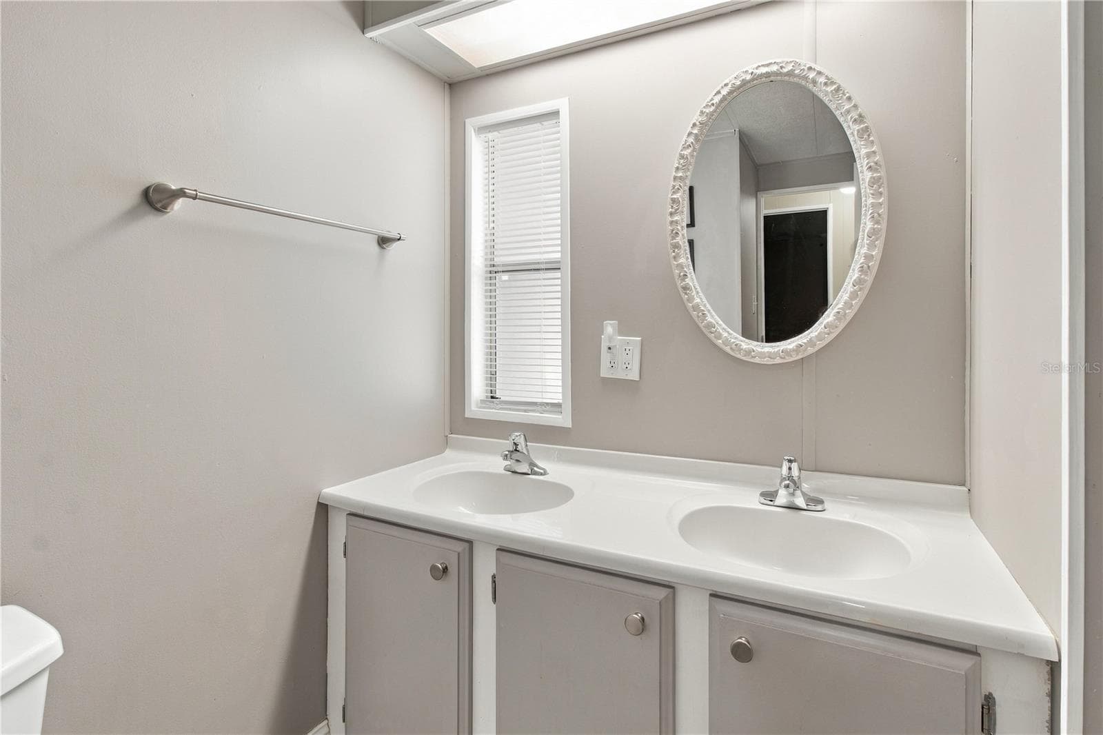 Dual sinks - 808 53RD AVE E #223, BRADENTON
