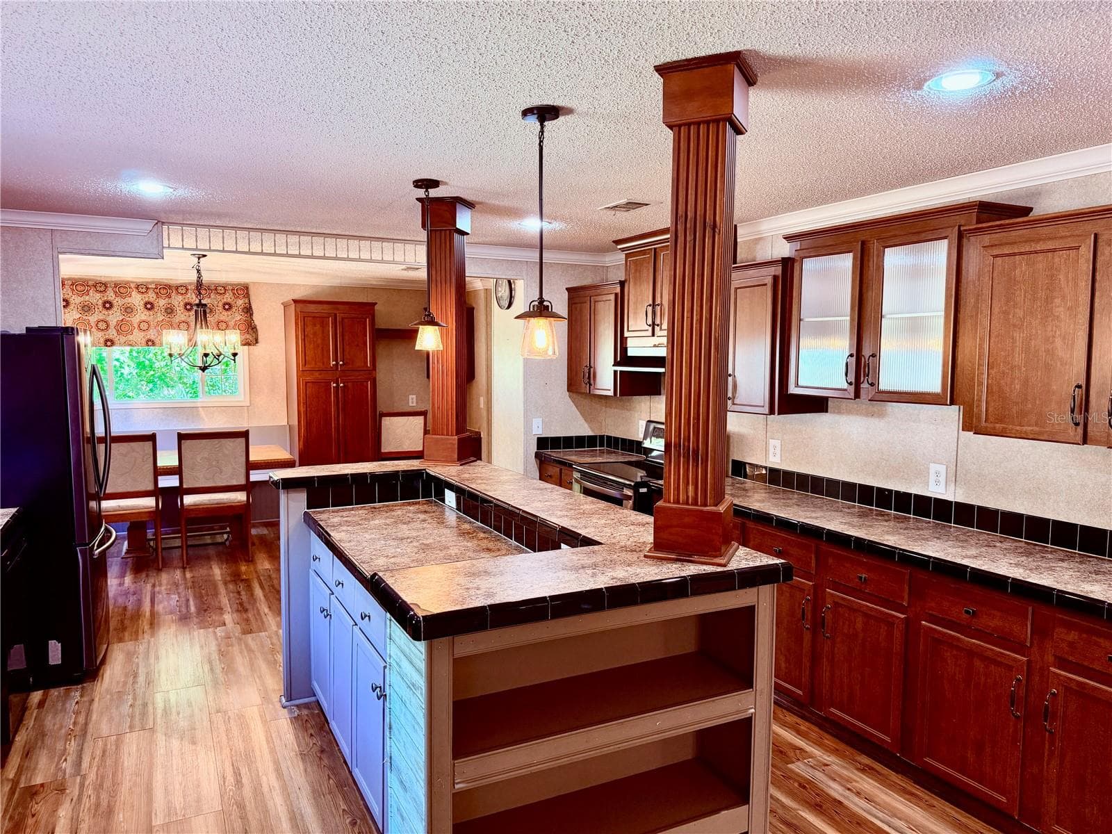 Manufactured Home at 664 SW KENTUCKY ST, FORT WHITE, photo 6 of 40