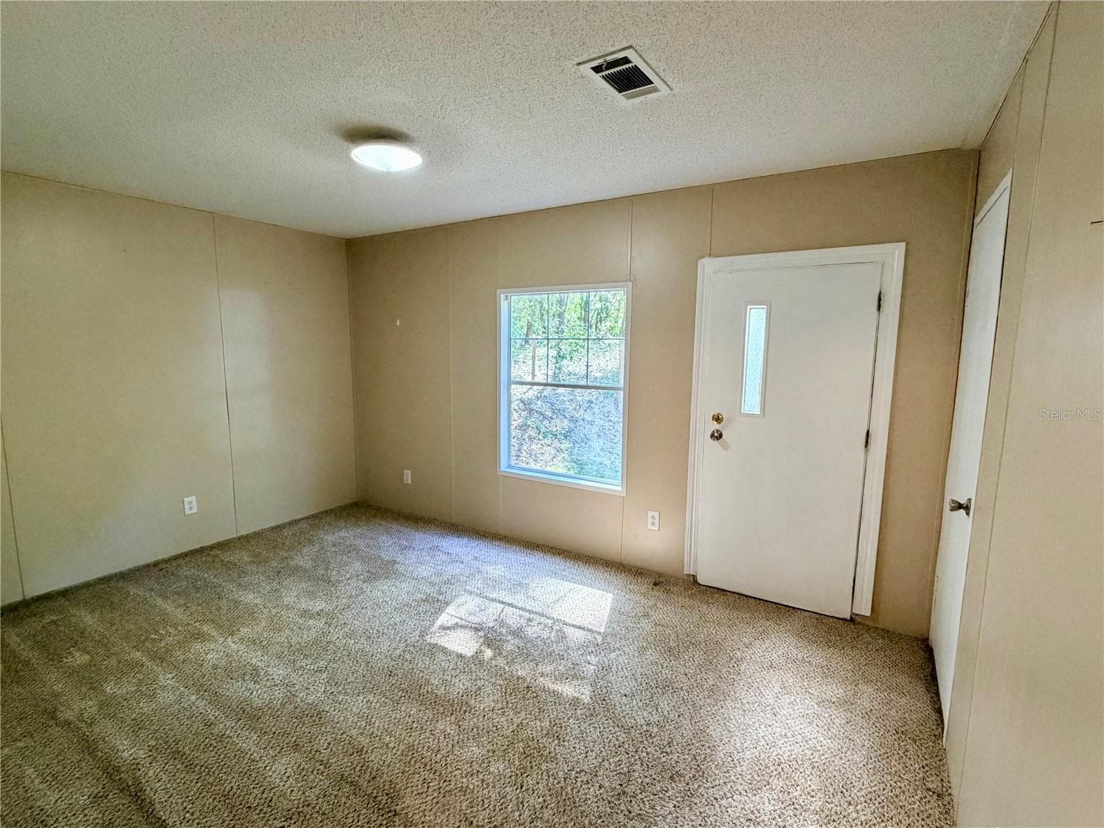 Manufactured Home at 664 SW KENTUCKY ST, FORT WHITE, photo 17 of 40