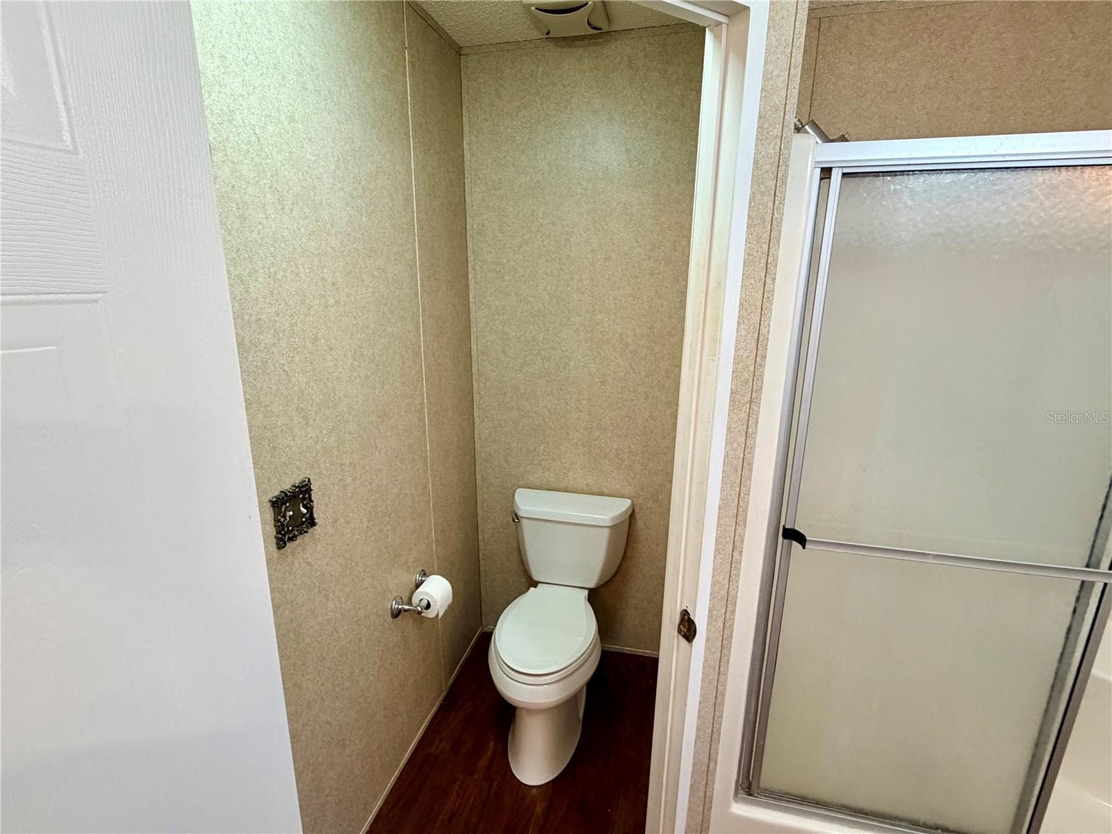 Manufactured Home at 664 SW KENTUCKY ST, FORT WHITE, photo 33 of 40