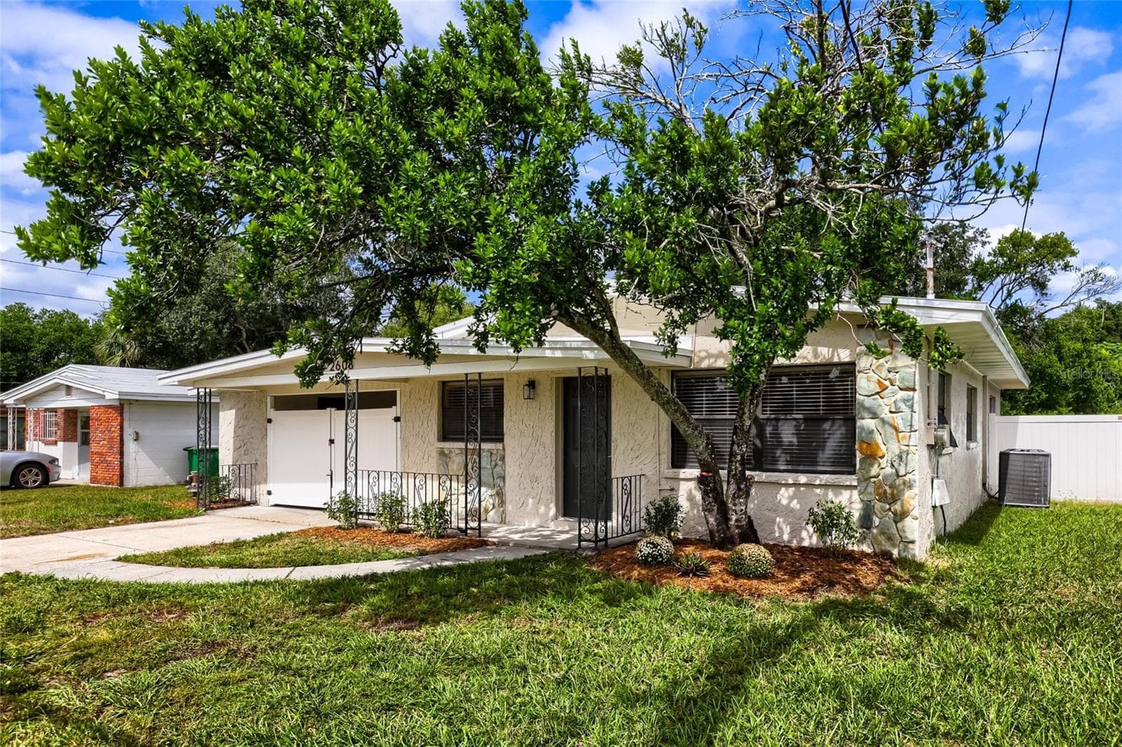 Single Family Residence at 2608 E YUKON STS, TAMPA, photo 5 of 91