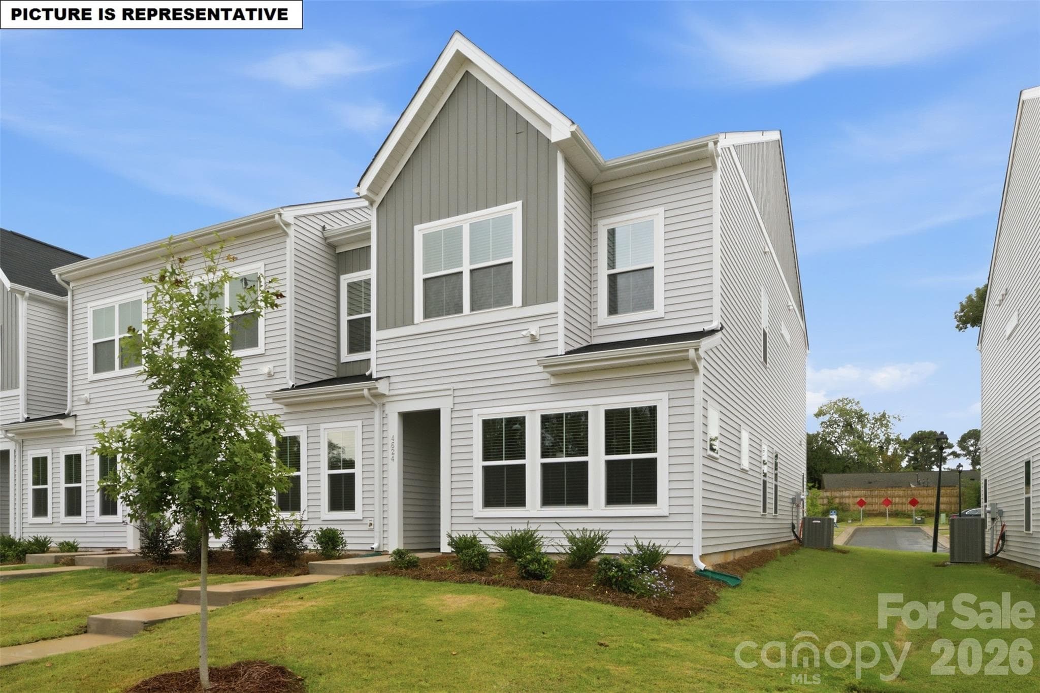 Townhouse at 4610 Lakeview Road, Charlotte, photo 2 of 20