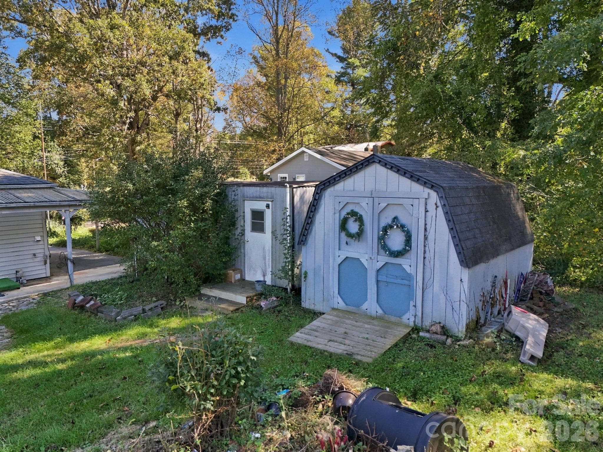 Single Family Residence at 3305 Spartanburg Highway, Flat Rock, photo 9 of 45