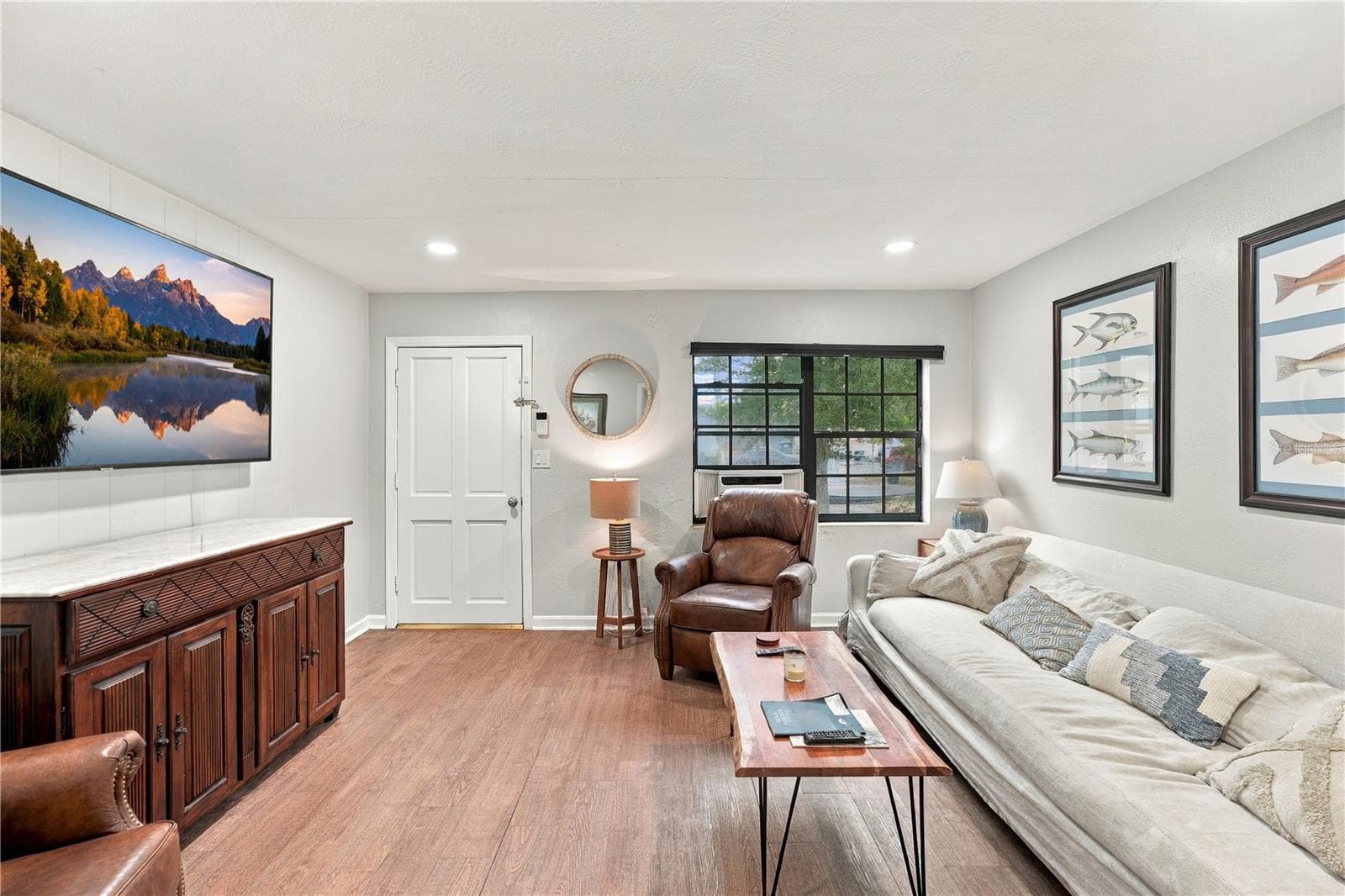 Single Family Residence at 1806 HILLCREST ST, ORLANDO, photo 5 of 25