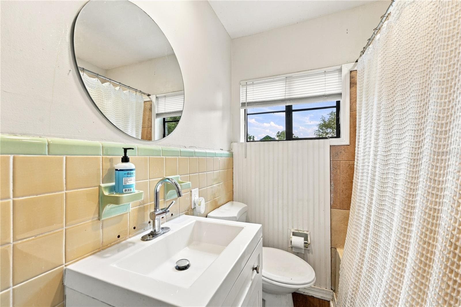 Single Family Residence at 1806 HILLCREST ST, ORLANDO, photo 16 of 25