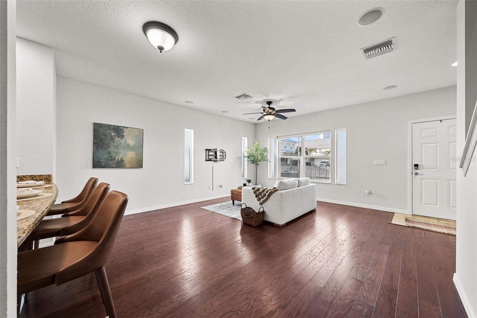 Townhouse at 1282 CALUSA CIR, CLEARWATER, photo 8 of 38
