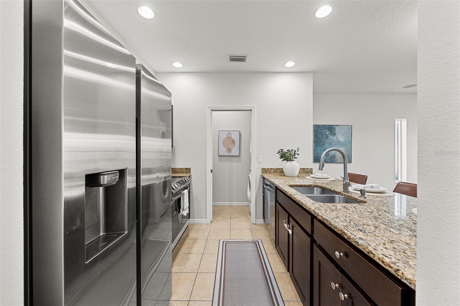 Townhouse at 1282 CALUSA CIR, CLEARWATER, photo 11 of 38