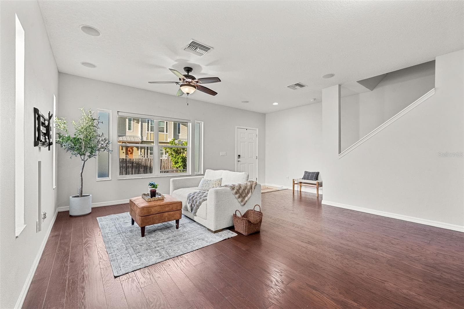 Townhouse at 1282 CALUSA CIR, CLEARWATER, photo 12 of 38