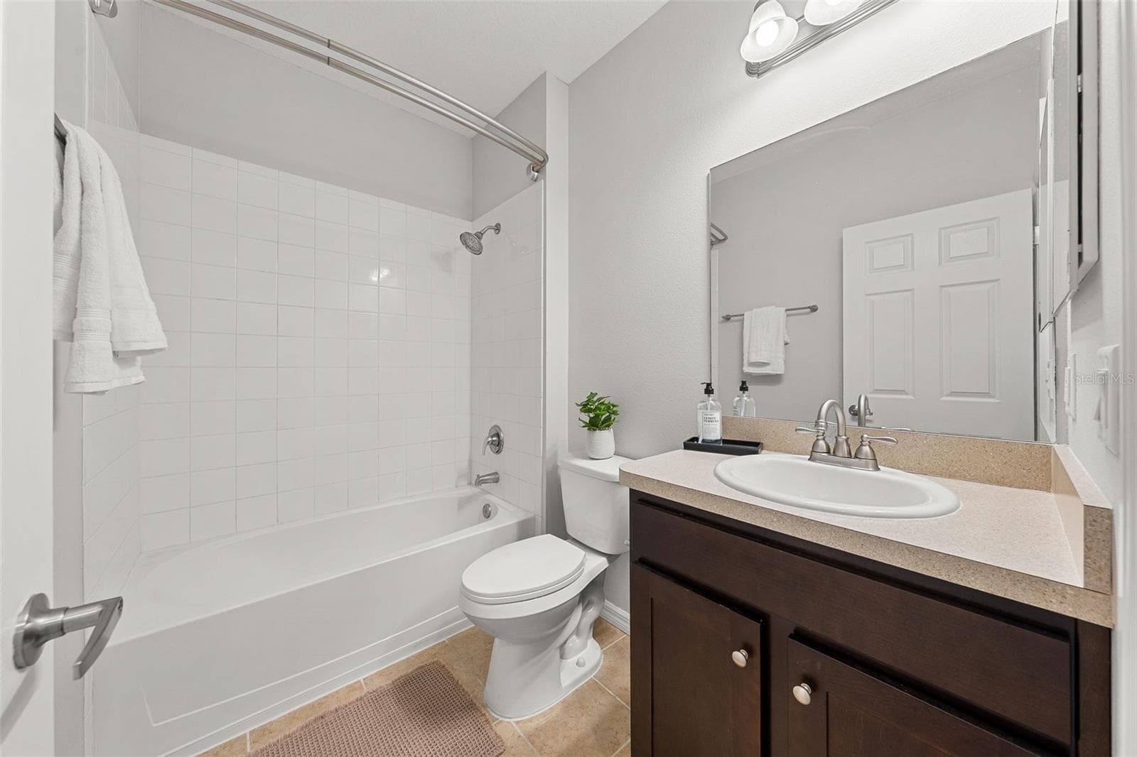 Townhouse at 1282 CALUSA CIR, CLEARWATER, photo 14 of 38