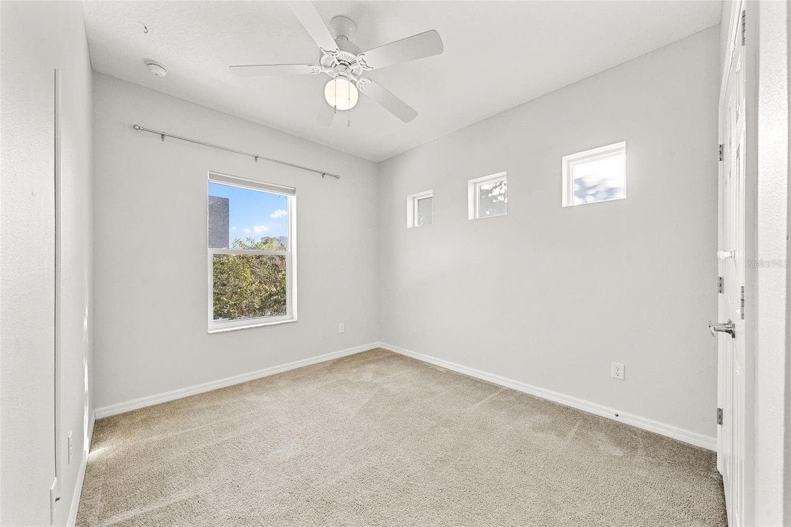 Townhouse at 1282 CALUSA CIR, CLEARWATER, photo 29 of 38