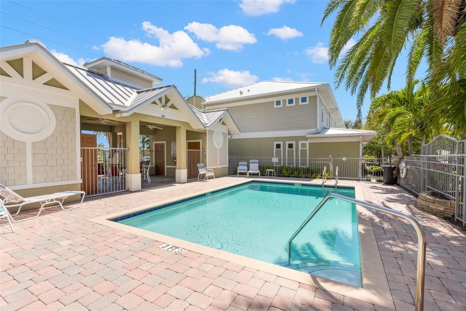 Townhouse at 1282 CALUSA CIR, CLEARWATER, photo 31 of 38