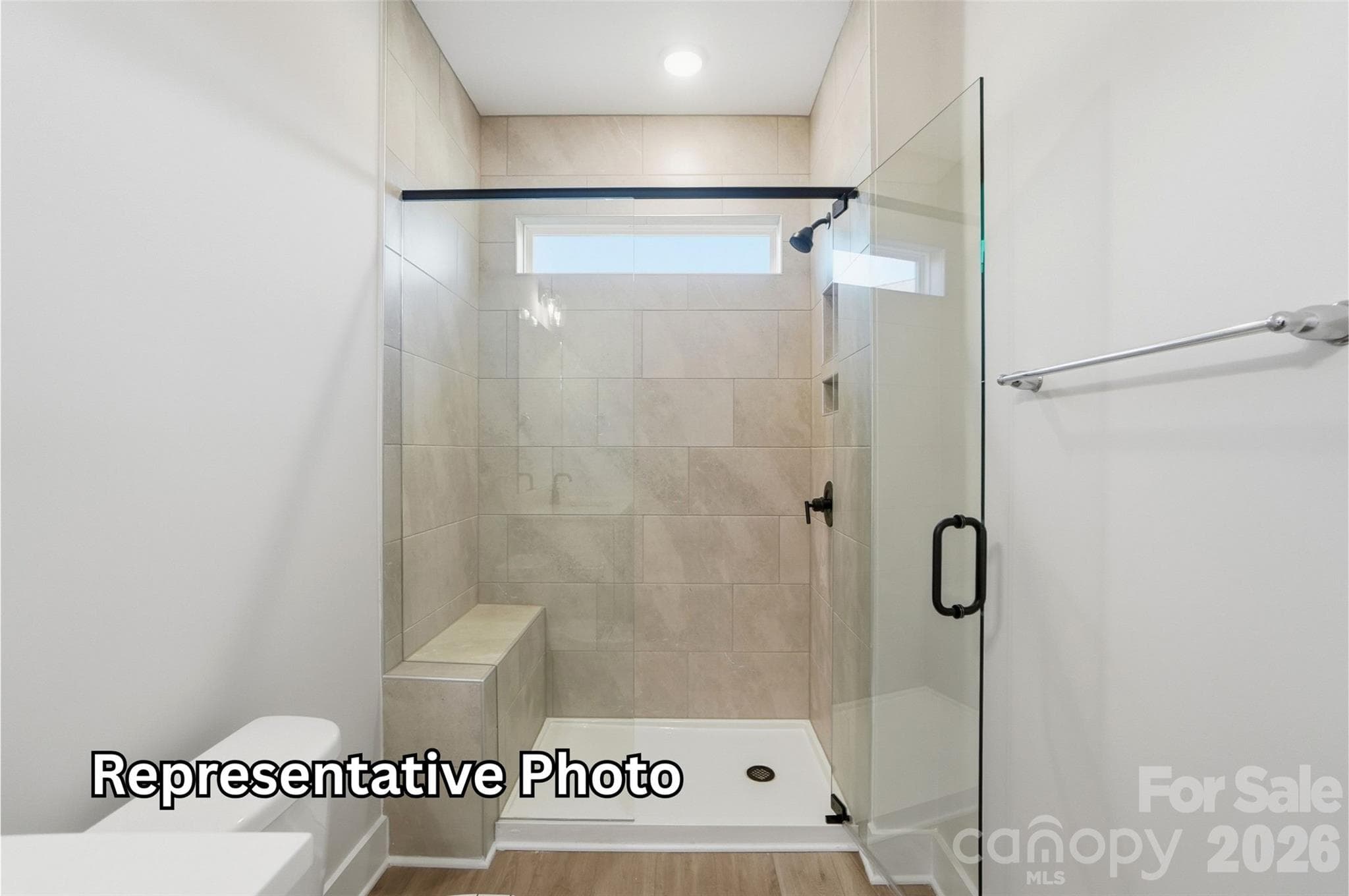 Guest Bath - 2189 Caravan Lane, Stanley