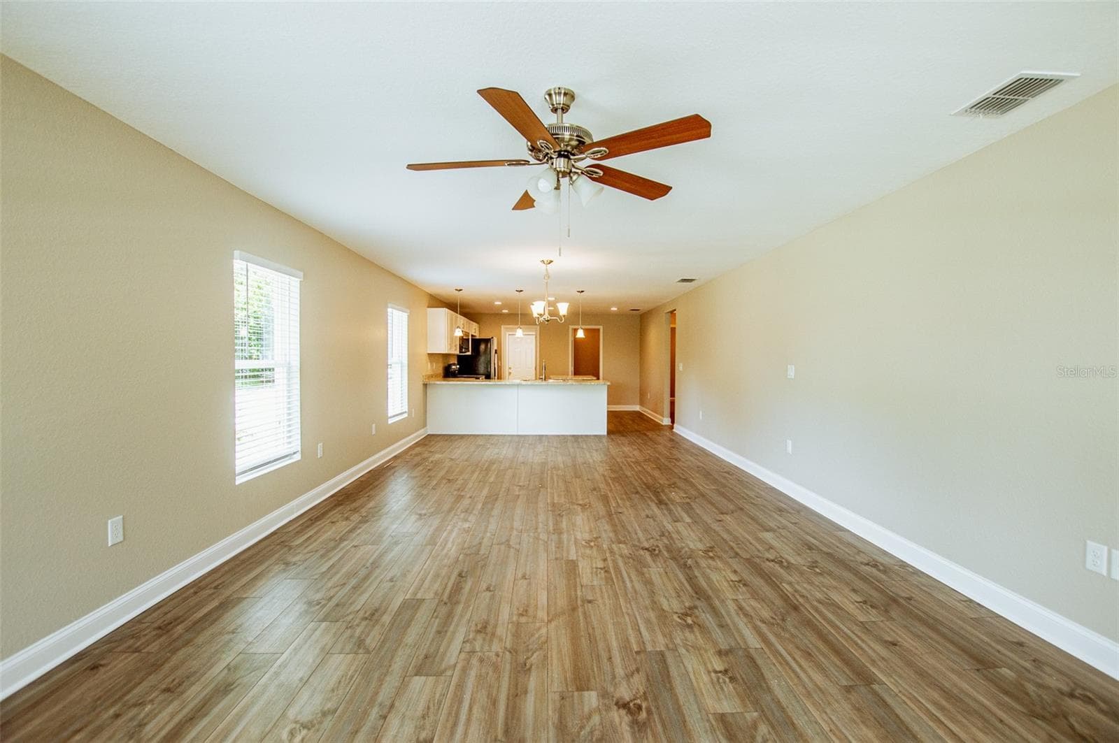 Single Family Residence at 712 W 9TH ST, LAKELAND, photo 2 of 16