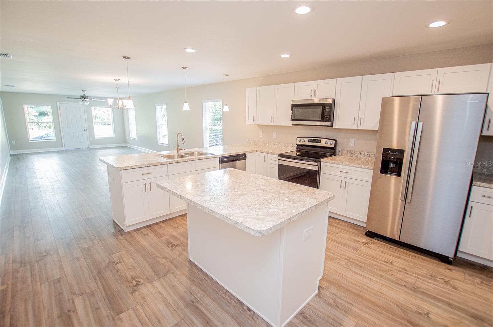 Single Family Residence at 712 W 9TH ST, LAKELAND, photo 5 of 16