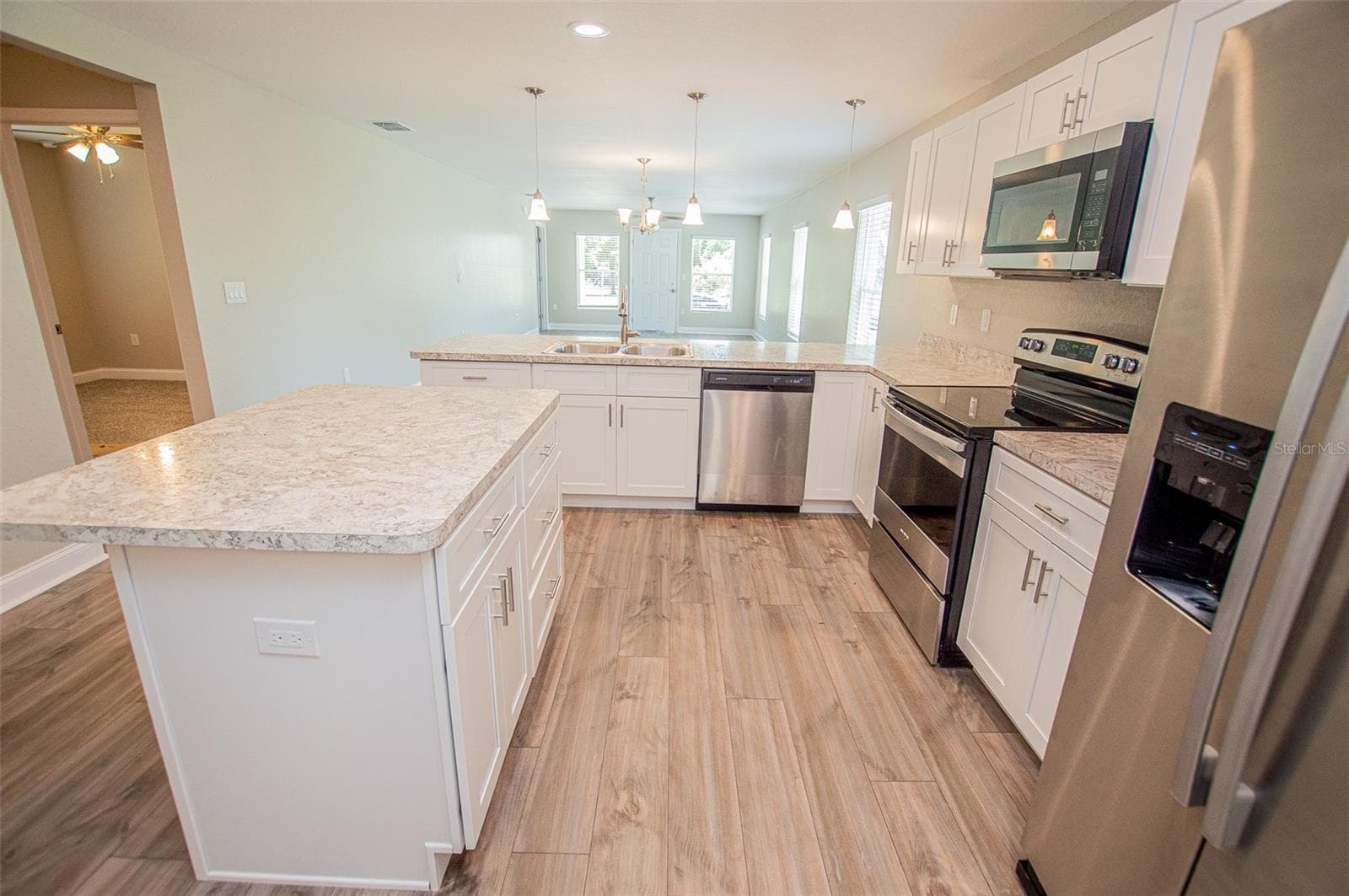 Single Family Residence at 712 W 9TH ST, LAKELAND, photo 6 of 16
