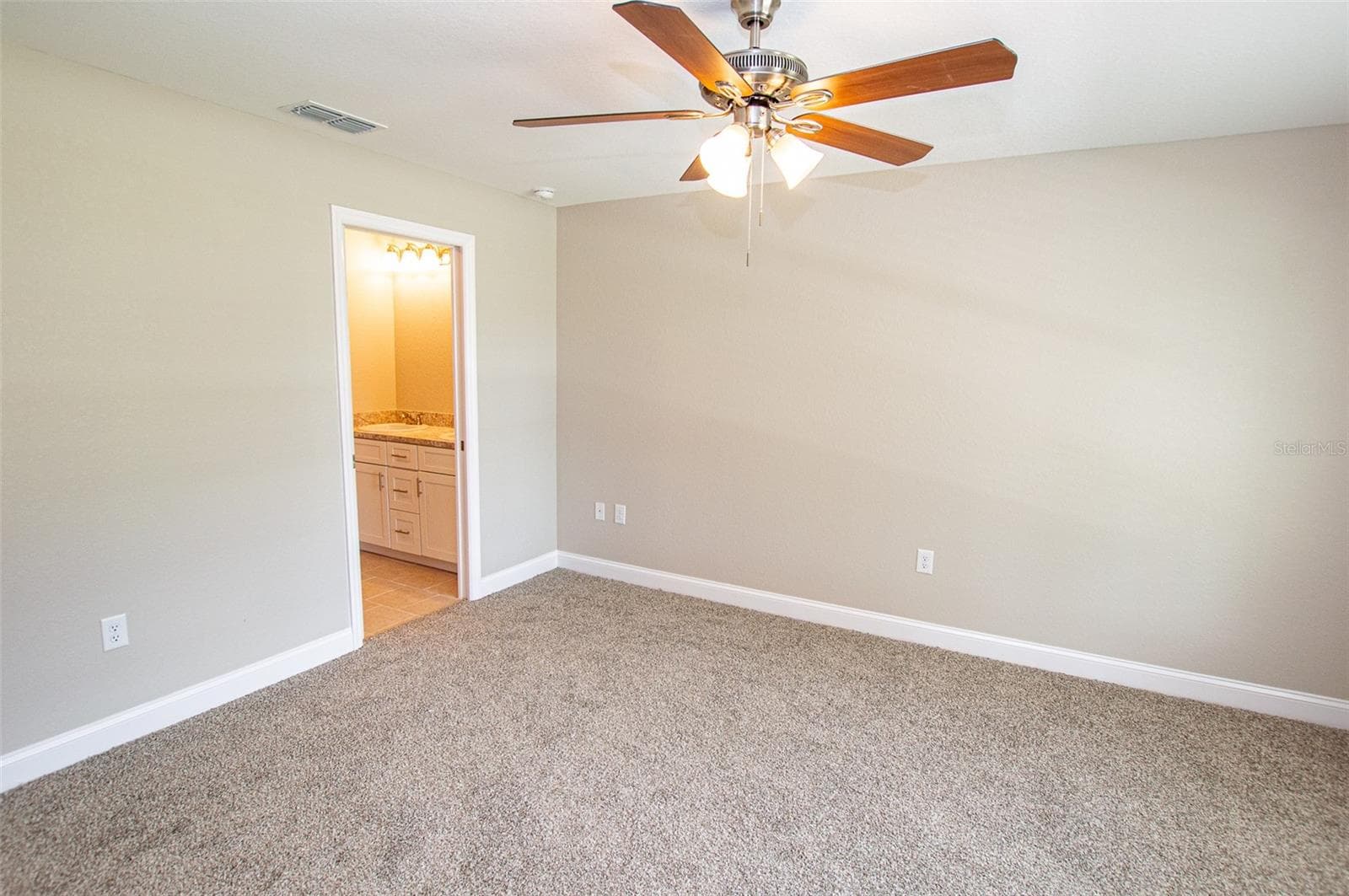 Single Family Residence at 712 W 9TH ST, LAKELAND, photo 7 of 16