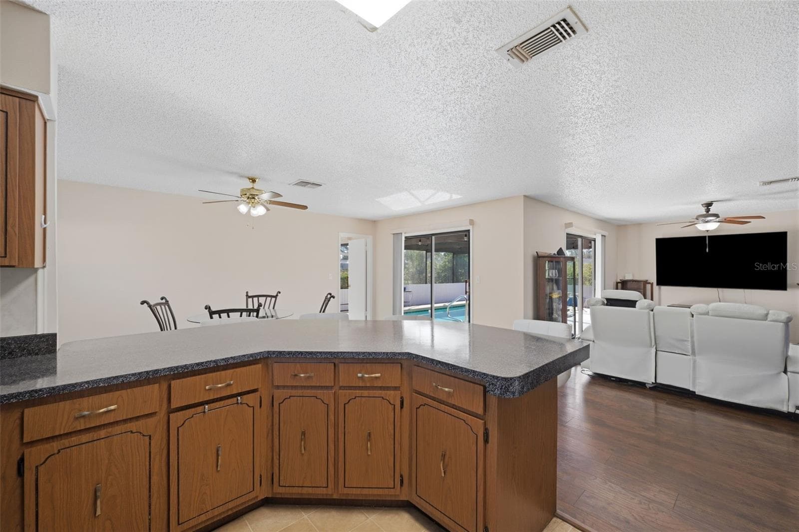 Single Family Residence at 2500 RIM DR, SPRING HILL, photo 17 of 53