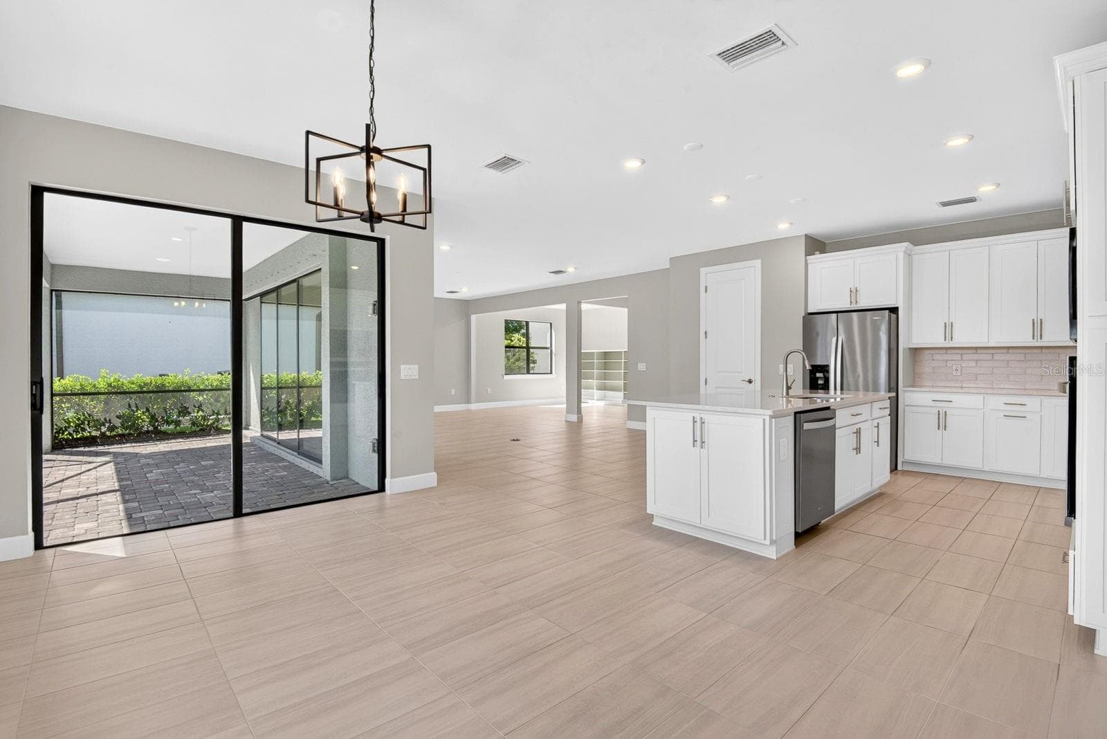 Kitchen and breakfastt nook - 16320 HIDDEN OAK LOOP, BRADENTON