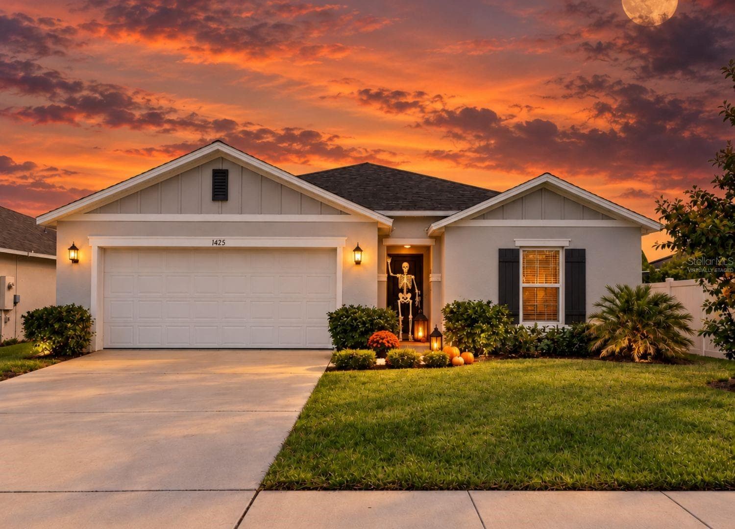 Virtually Staged Halloween Fun - 1425 ENGELBERG ST, WINTER HAVEN