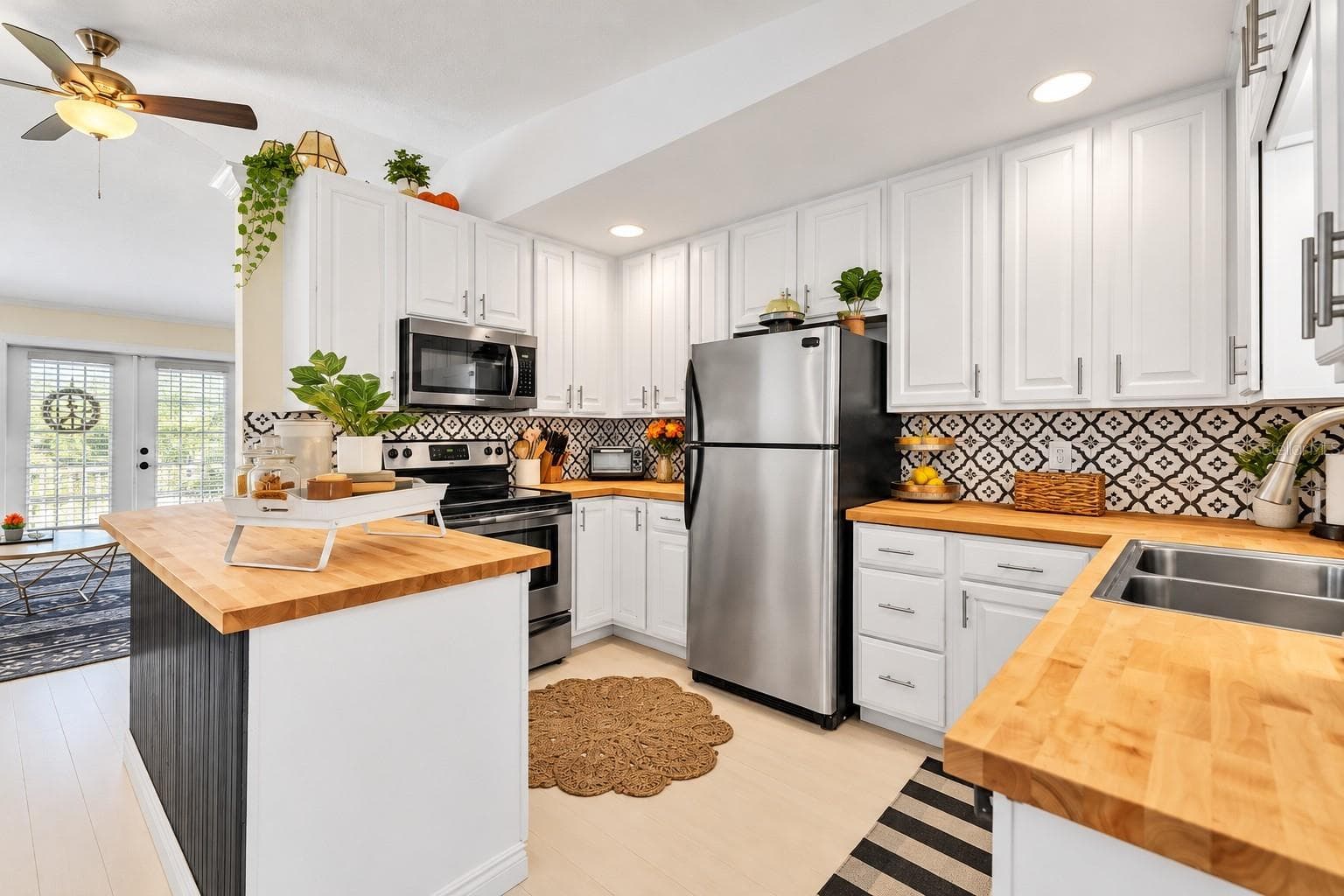 Single Family Residence at 2835 WISTERIA PL, PUNTA GORDA, photo 10 of 39