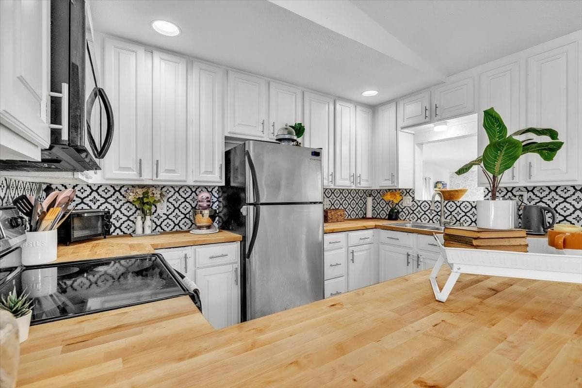 Single Family Residence at 2835 WISTERIA PL, PUNTA GORDA, photo 12 of 39