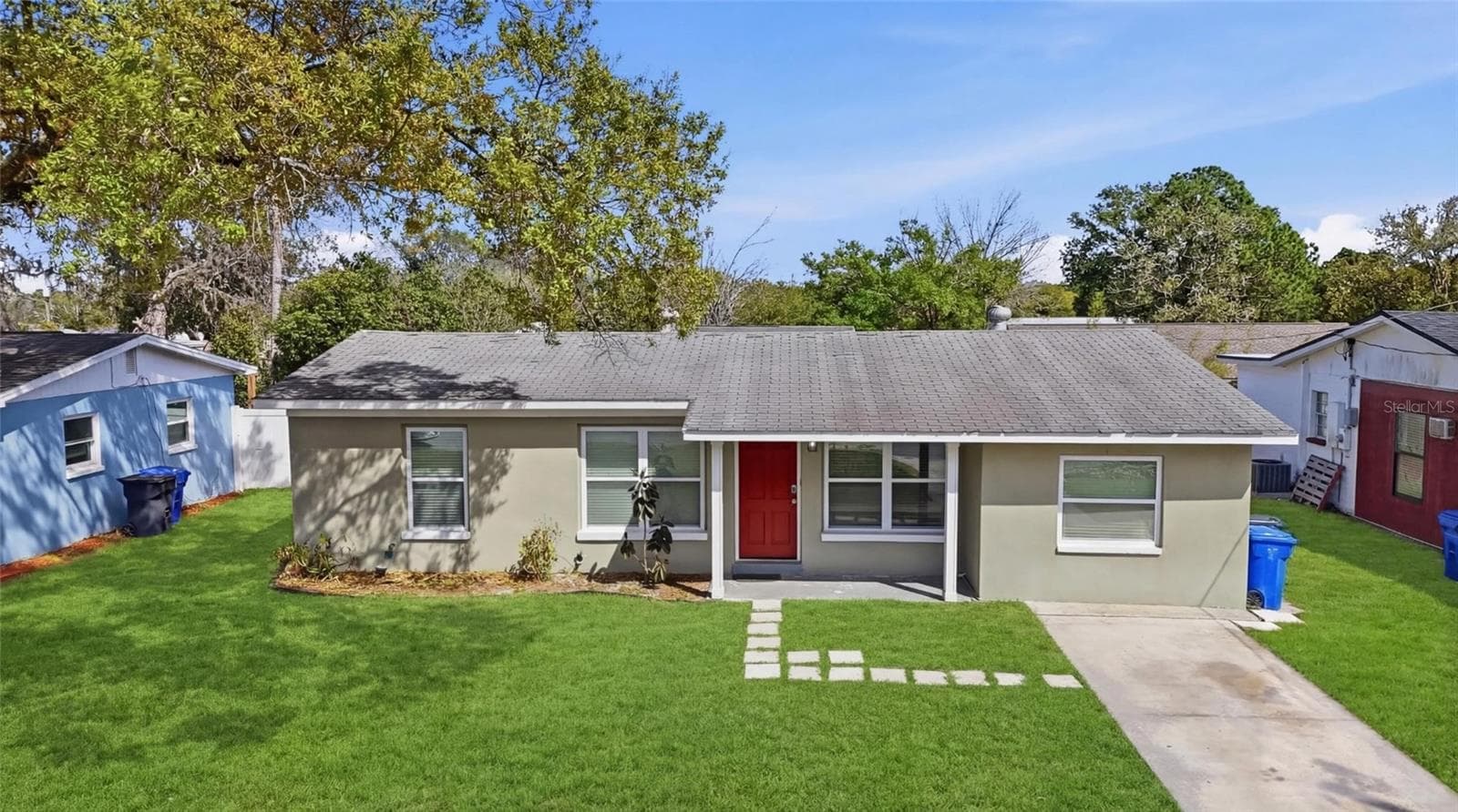8609 CHINABERRY DR