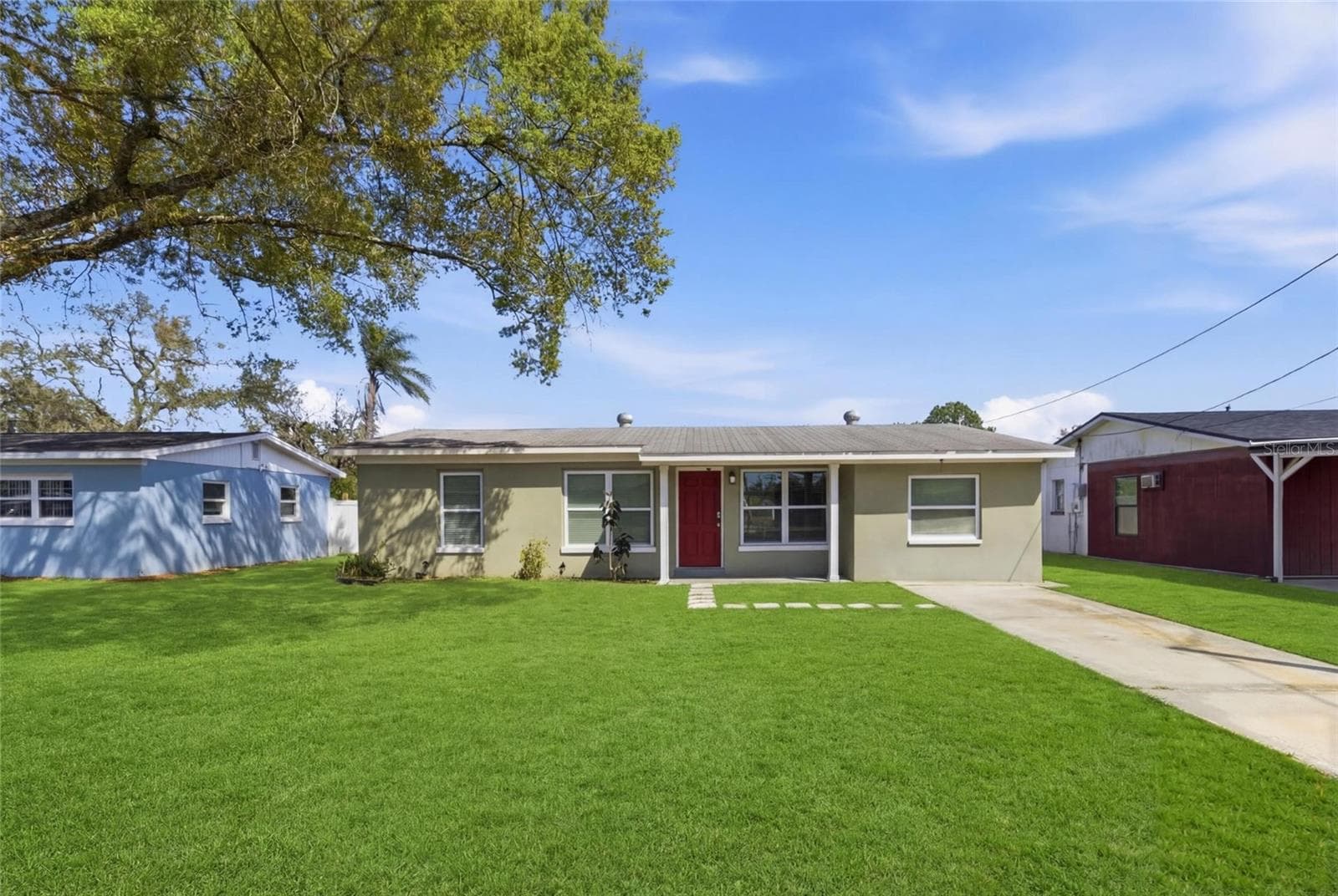 Single Family Residence at 8609 CHINABERRY DR, TAMPA, photo 3 of 32