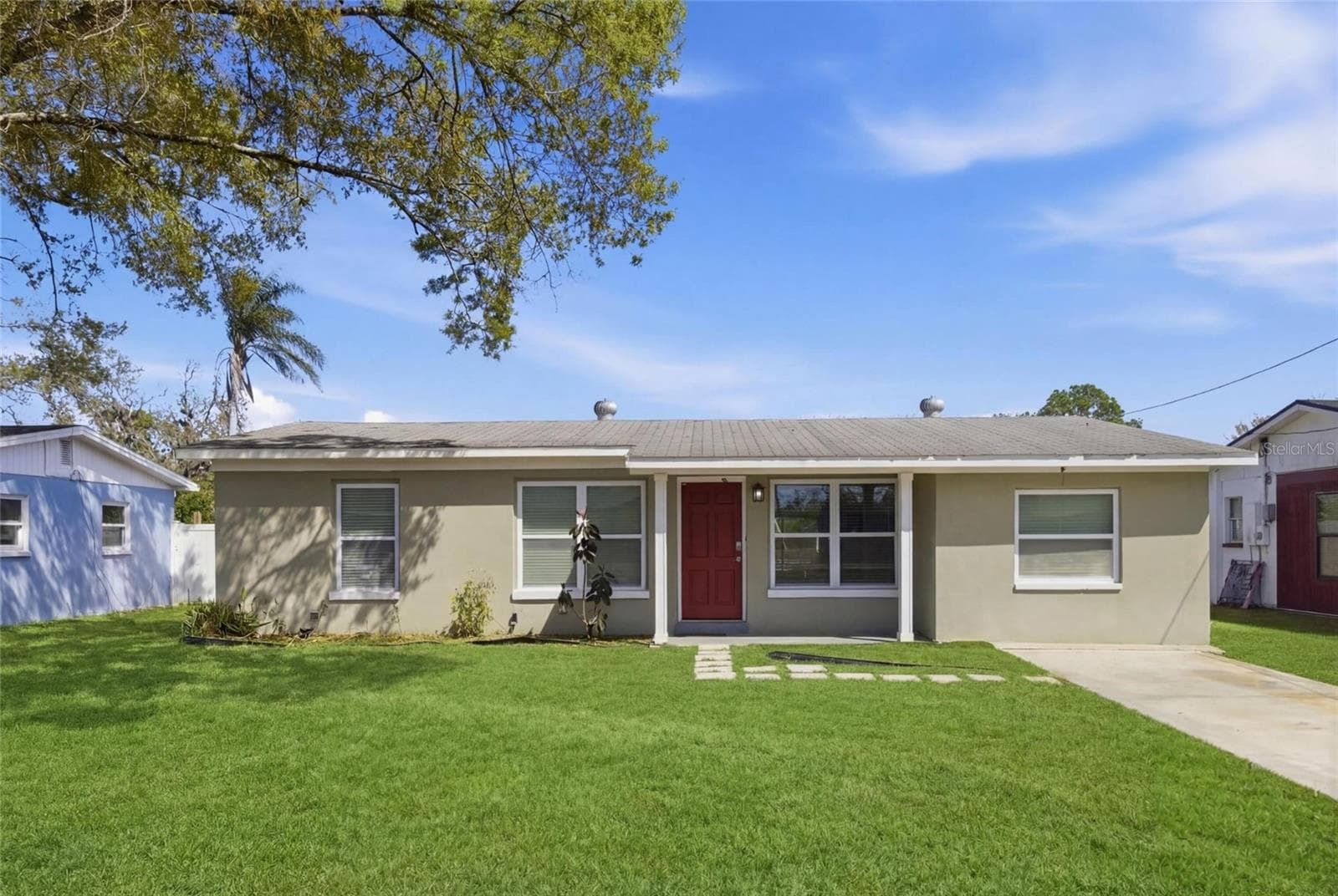 Single Family Residence at 8609 CHINABERRY DR, TAMPA, photo 4 of 32