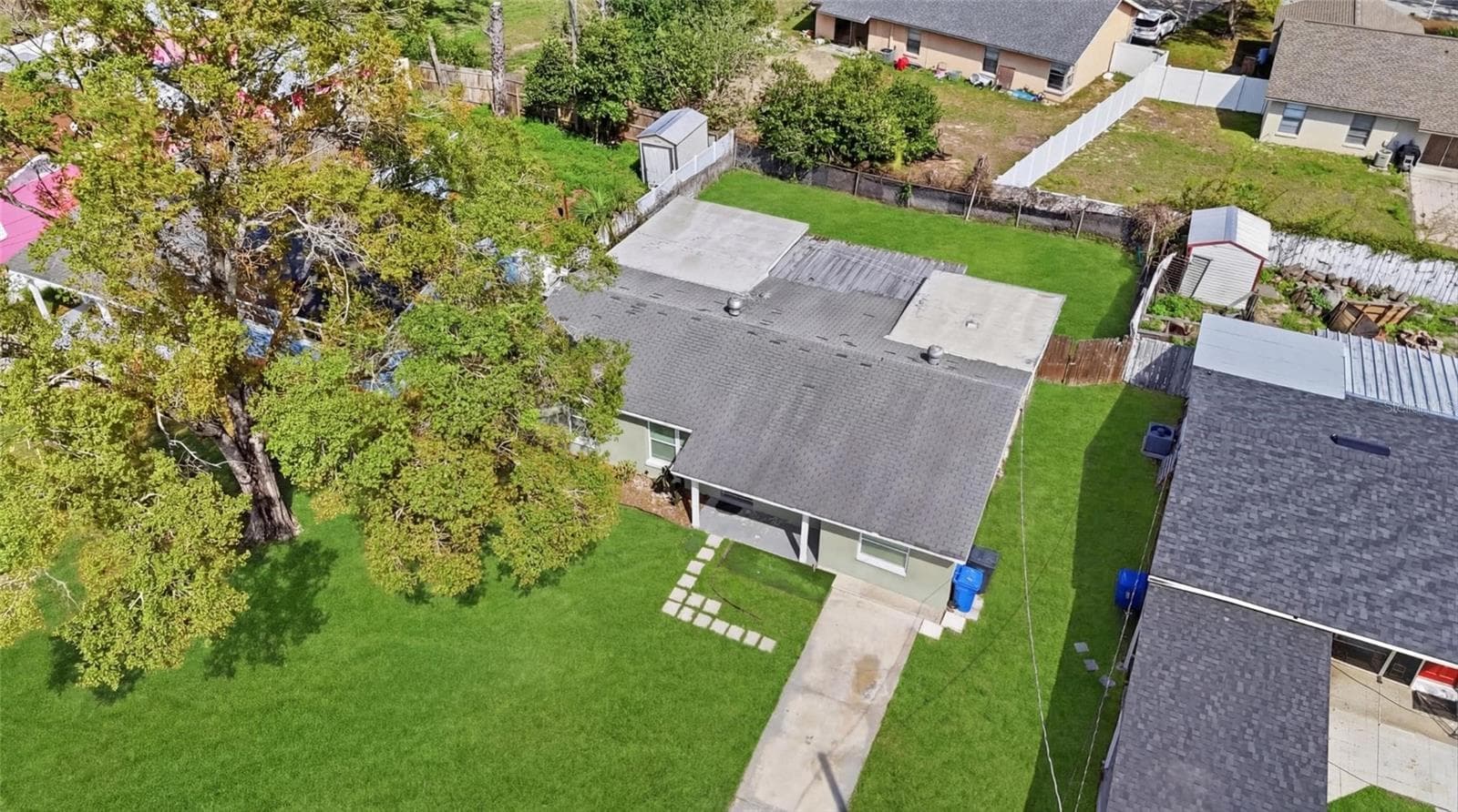 Single Family Residence at 8609 CHINABERRY DR, TAMPA, photo 7 of 32