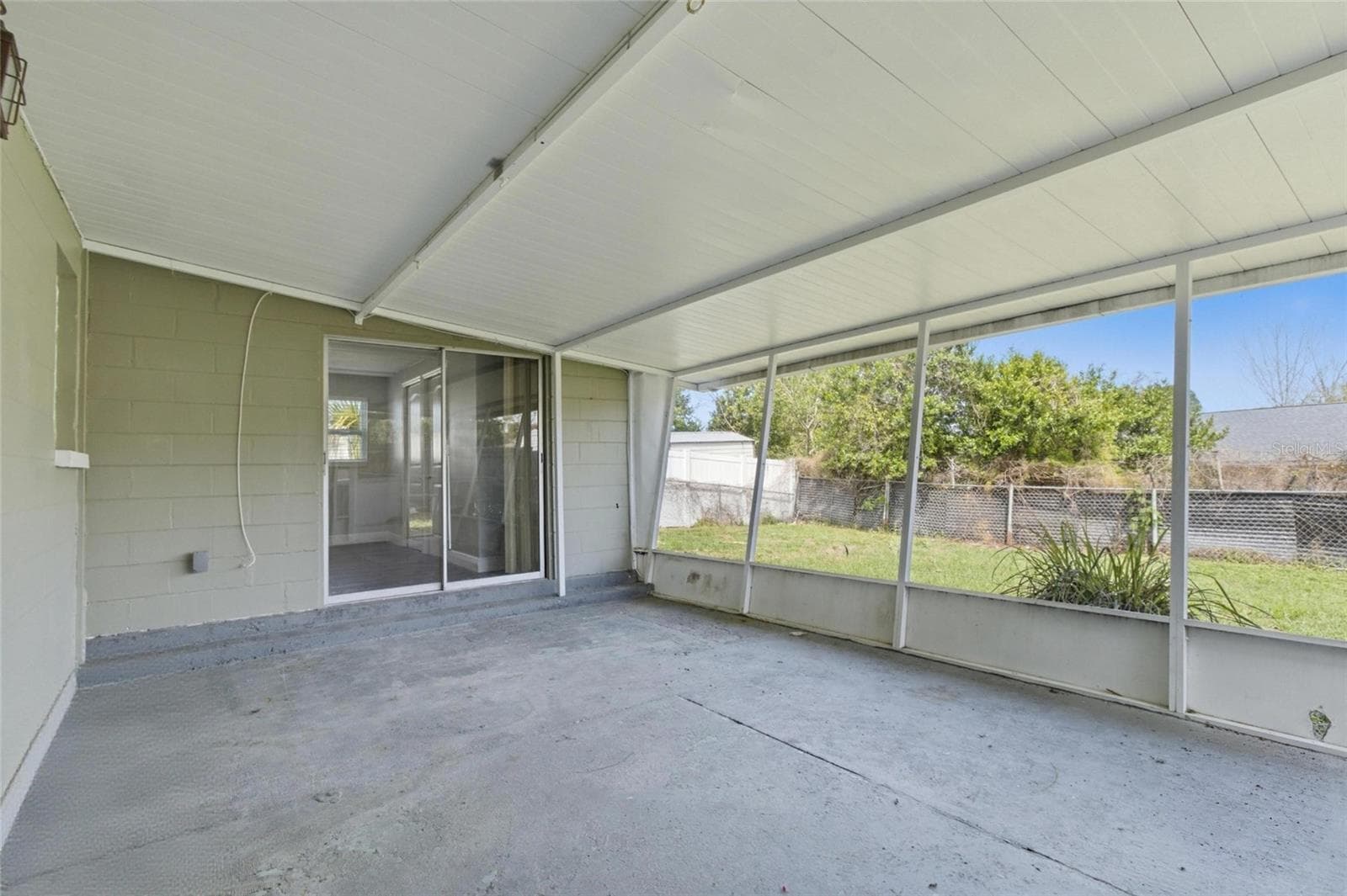 Single Family Residence at 8609 CHINABERRY DR, TAMPA, photo 13 of 32