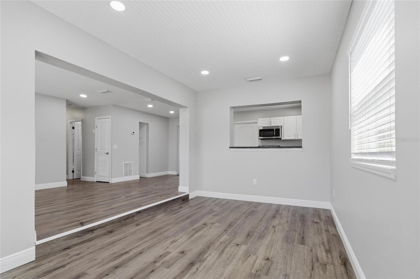 Single Family Residence at 8609 CHINABERRY DR, TAMPA, photo 18 of 32