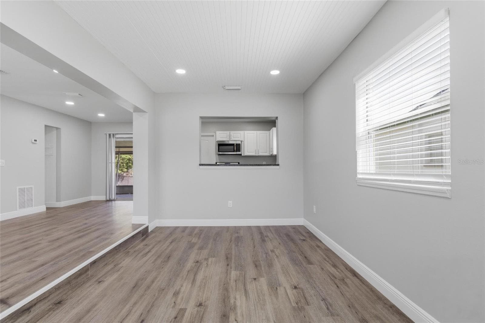 Single Family Residence at 8609 CHINABERRY DR, TAMPA, photo 19 of 32