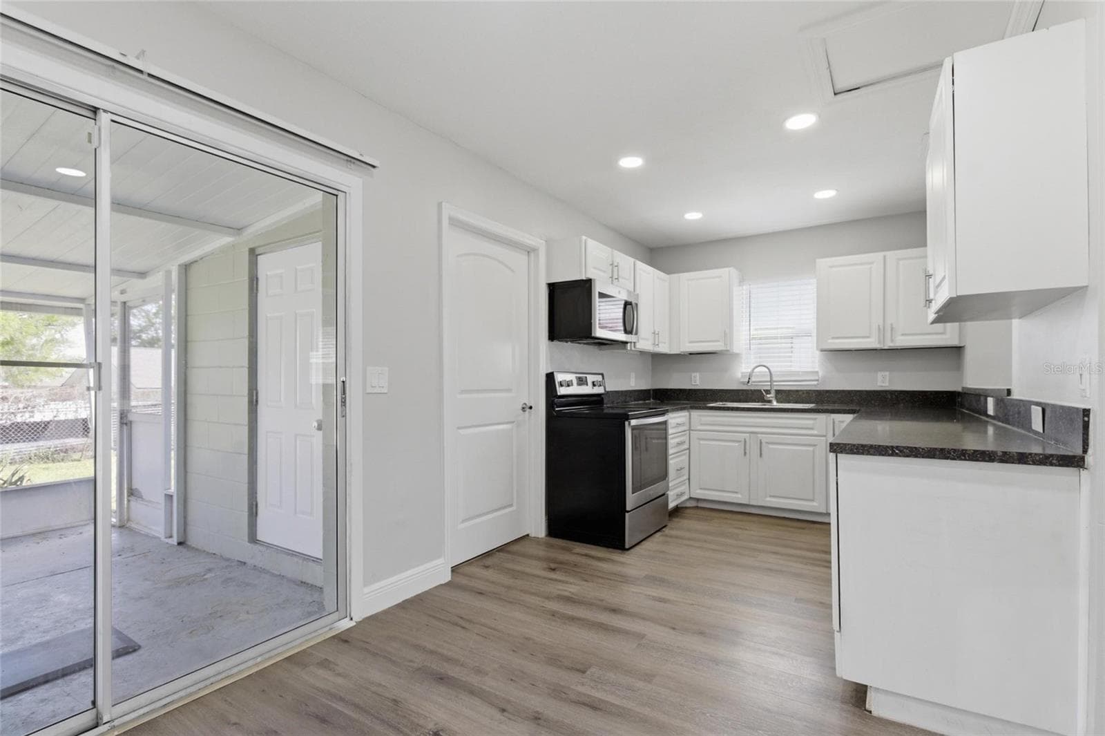 Single Family Residence at 8609 CHINABERRY DR, TAMPA, photo 21 of 32