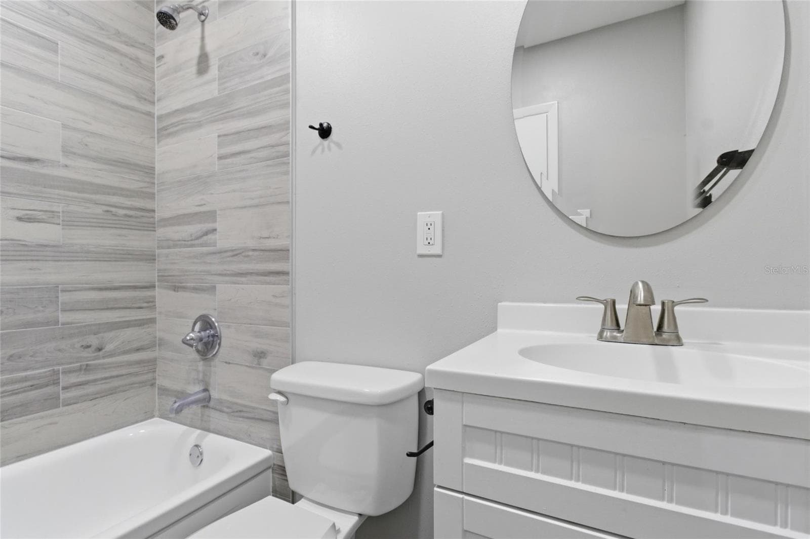 Single Family Residence at 8609 CHINABERRY DR, TAMPA, photo 27 of 32