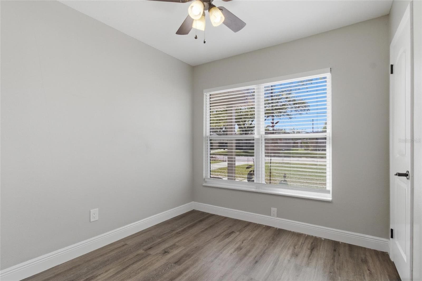 Single Family Residence at 8609 CHINABERRY DR, TAMPA, photo 28 of 32