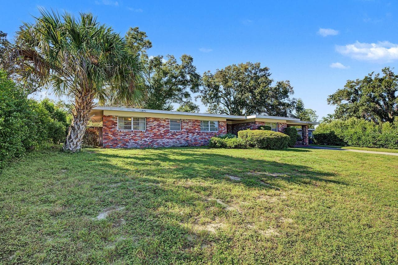 Front view - 211 DRUID HILLS RD, TEMPLE TERRACE