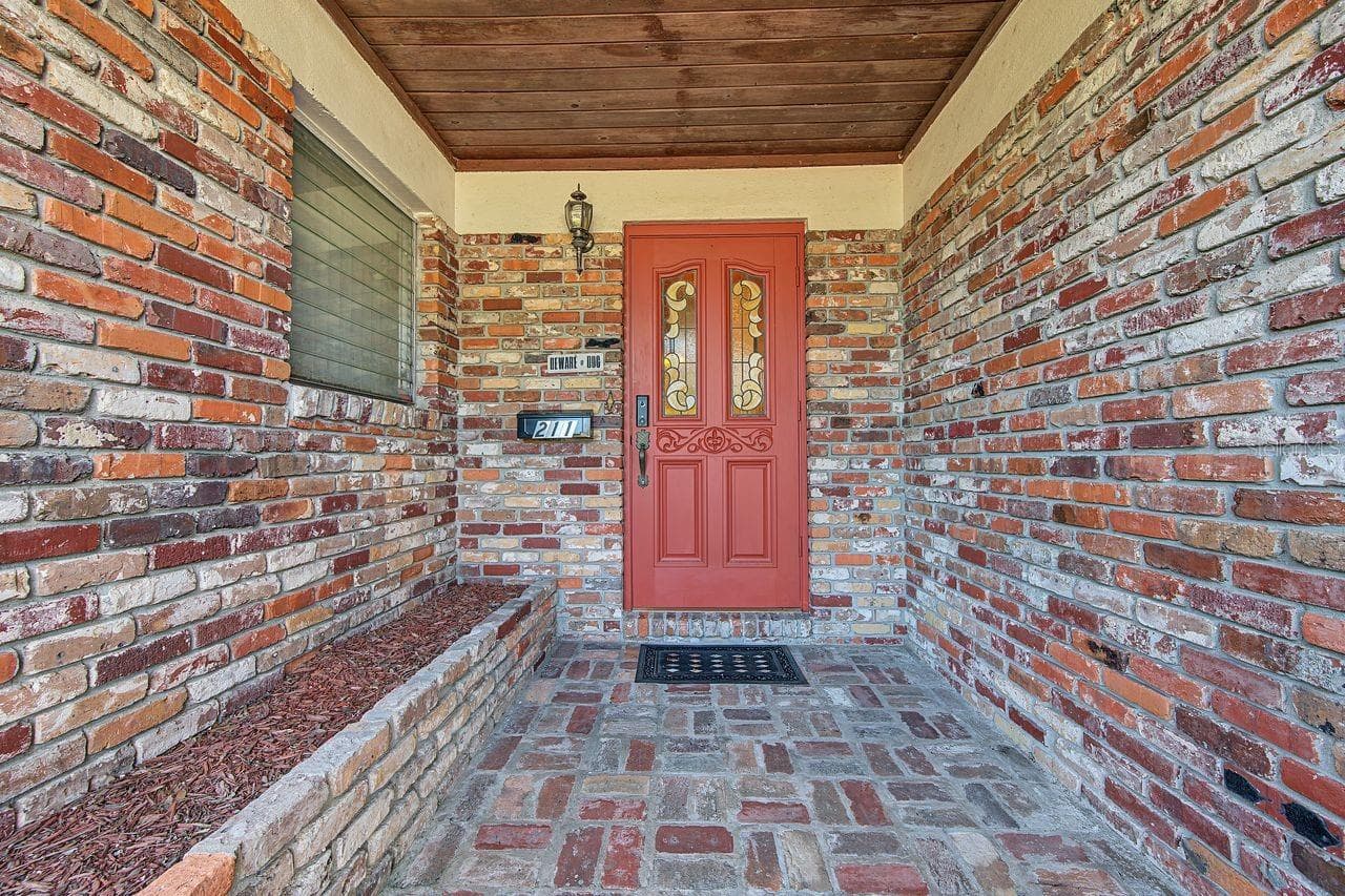 Entry way - 211 DRUID HILLS RD, TEMPLE TERRACE