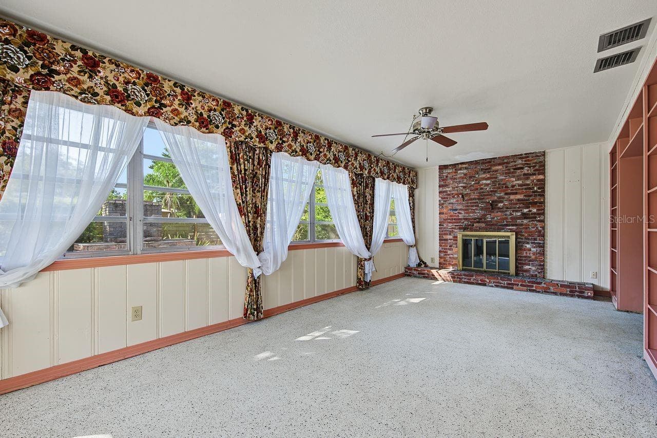 Family room - 211 DRUID HILLS RD, TEMPLE TERRACE
