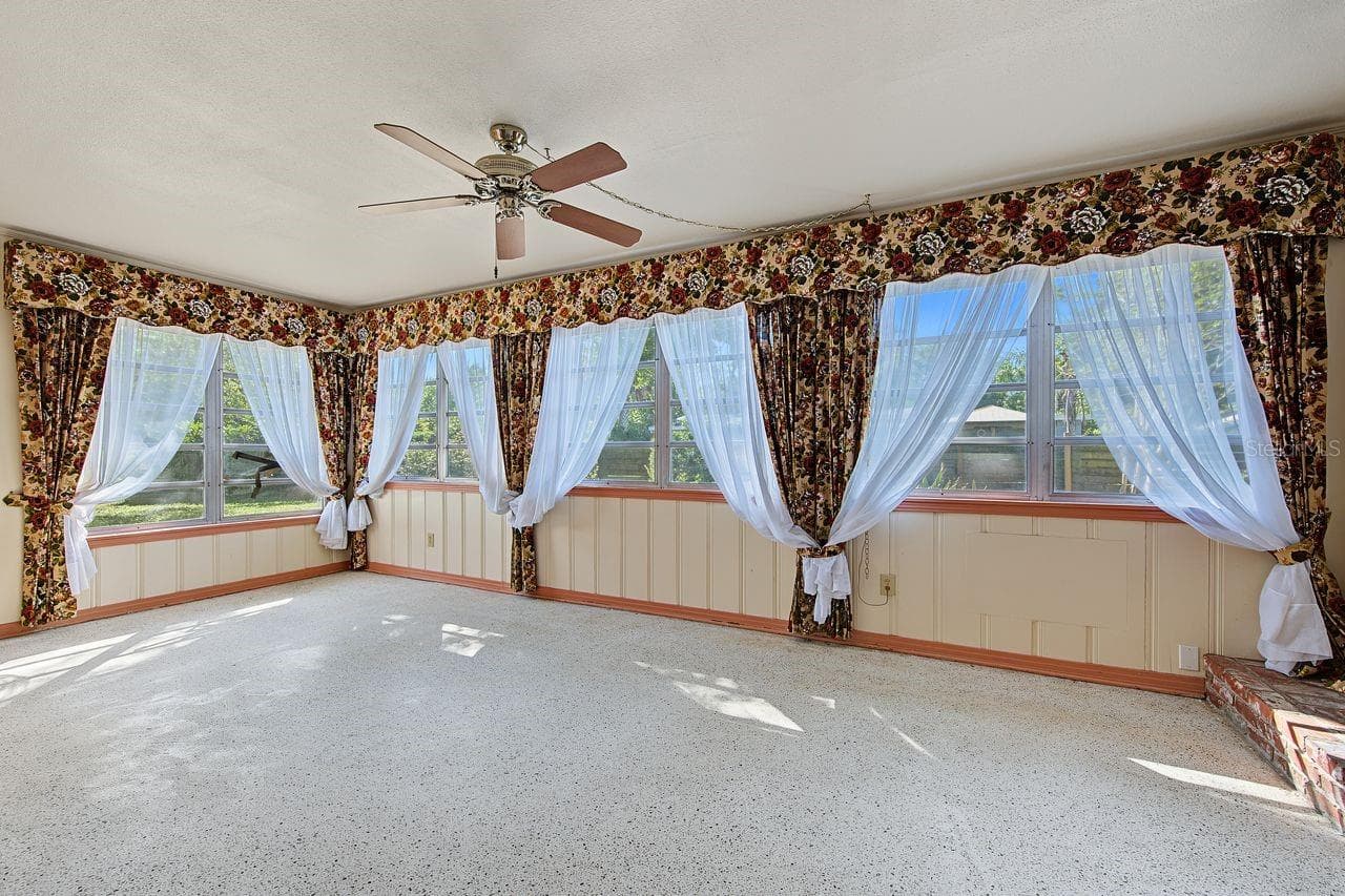 Family room - 211 DRUID HILLS RD, TEMPLE TERRACE