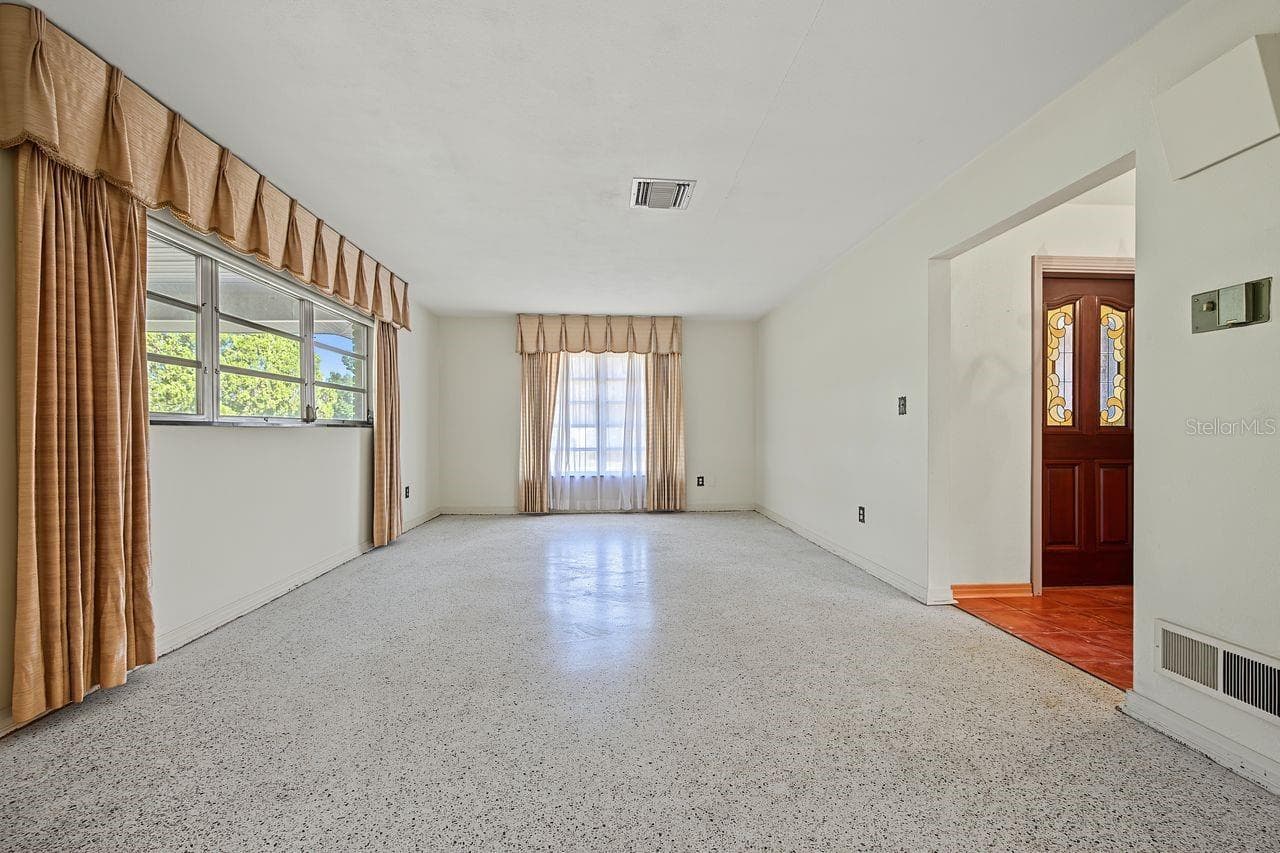 primary bedroom - 211 DRUID HILLS RD, TEMPLE TERRACE