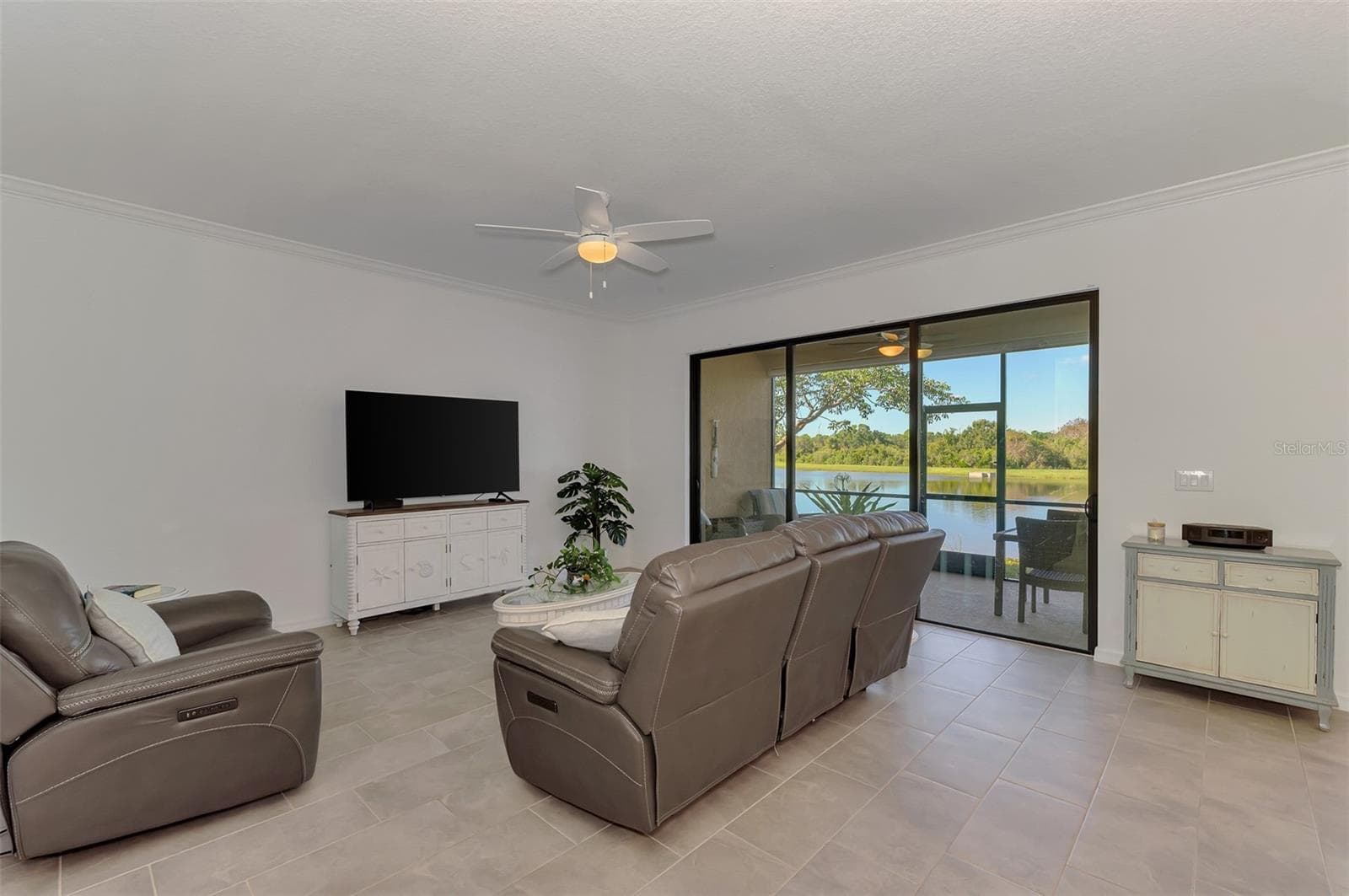Family room - 10205 STAGGERBUSH DRIVE #102, VENICE